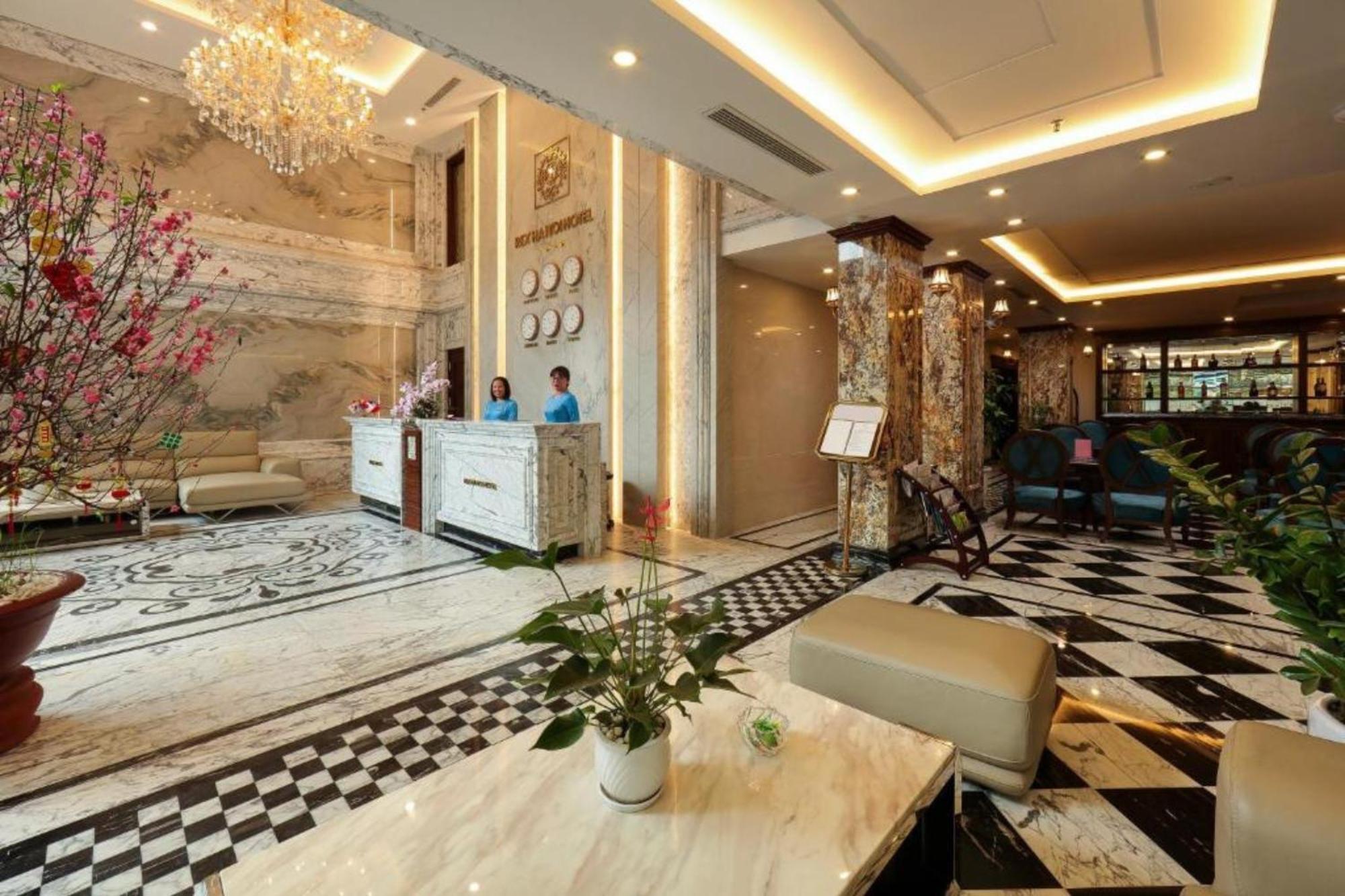 Rex Hotel